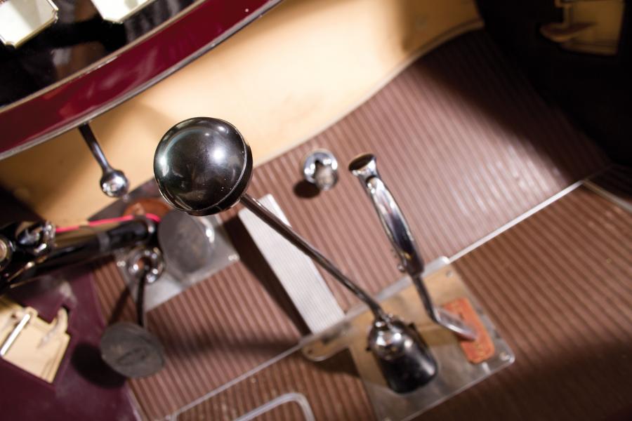  Pierce-Arrow Model 43 Roadster 1931 года  (фото 18 из 35)
